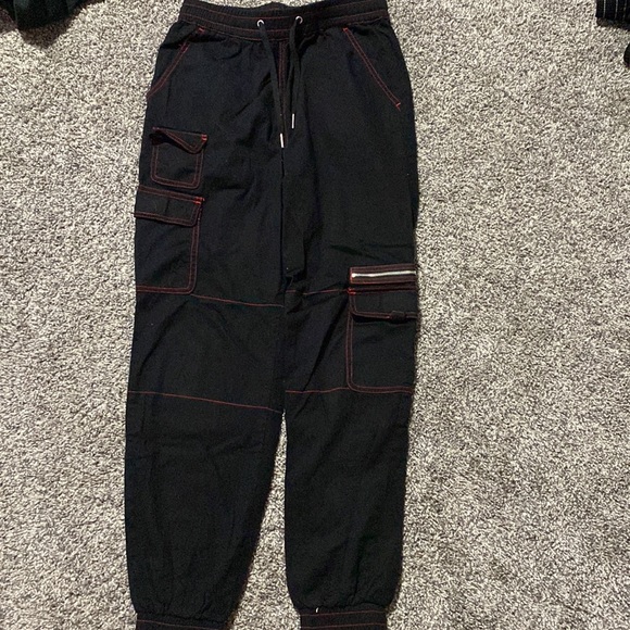 Two cargo pants - Picture 6 of 9